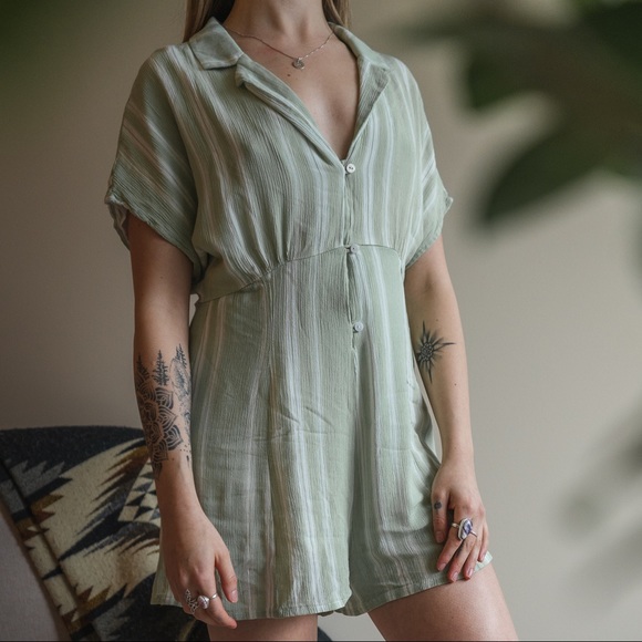 Mink Pink Romper - Picture 1 of 2